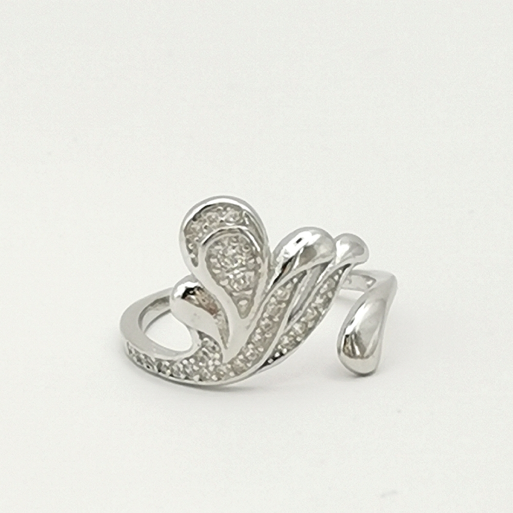 Sterling silver cz cocktail ring size 6 🆕